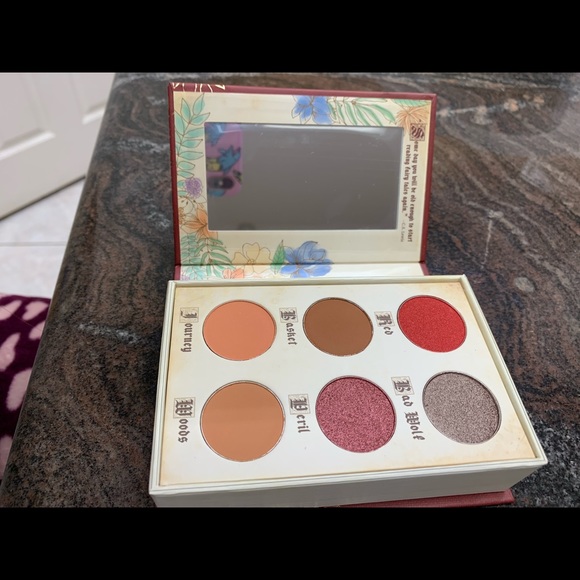 STORYBOOK COSMETICS EYESHADOW PALETTE - Picture 7 of 8